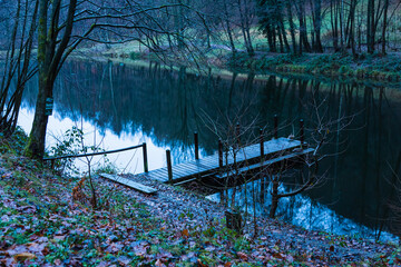 ドイツ　イデンコーベンの近郊の森の中の池