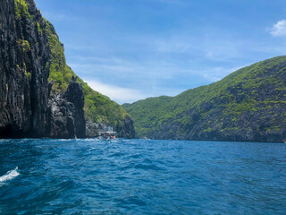 Fototapeta na wymiar フィリピンのパラワン州エルニドを観光している風景Scenery of sightseeing in El Nido, Palawan, Philippines.