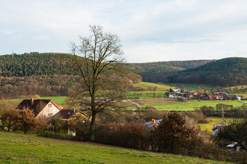 Fototapeta na wymiar ドイツ　ヘーヒスト・イム・オーデンヴァルトの田舎風景