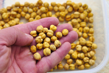 turkey çorum salted chickpeas, chickpeas close-up, yellow chickpeas,