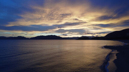 マジックアワーの日本の景色！夕日と海