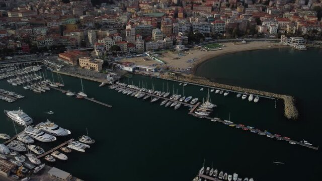 Sanremo Bilder – Durchsuchen 2,928 Archivfotos, Vektorgrafiken und ...