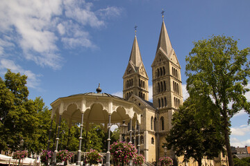 Roermont Münsterkirche mit Musikpavillion