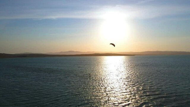KITESURF in the Paracas Reserve in Peru