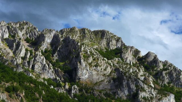 Mountains in the Vegalion area between Las Salas and Cremenes. In the surroundings of the river Esla and the Pico Jaido. Picos de Europa Regional Park. Leon province. Castilla y Leon, Spain, Europe