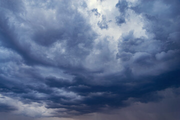 Fototapeta na wymiar Evening cloudscape after the thunderstorm.