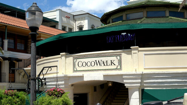Cocowalk shopping Mall in Coconut Grove Miami