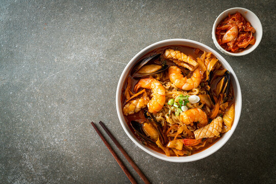 Jjamppong -  Korean Seafood Noodle Soup