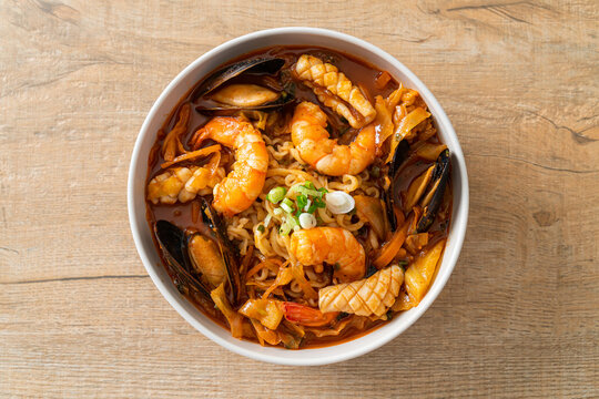 Jjamppong -  Korean Seafood Noodle Soup