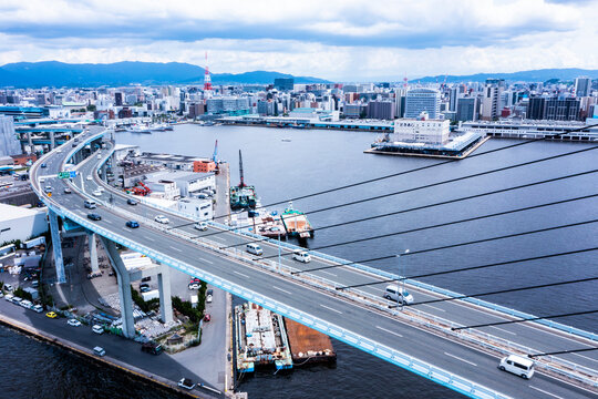 博多港に架かる橋　空撮