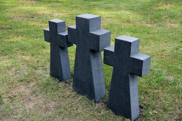 Grabstätte - Steinkreuze auf dem Deutschen Soldatenfriedhof in Klaipeda, Litauen