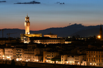 Fototapeta na wymiar Night view of the Palace of Town Hall of Florence seen from Piazzale Michelangelo. Italy