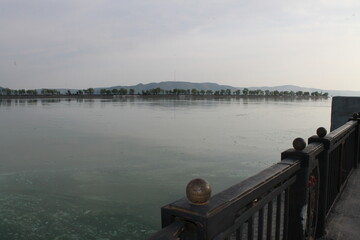 couple on the pier
