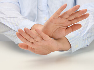 two female hands show no gesture
