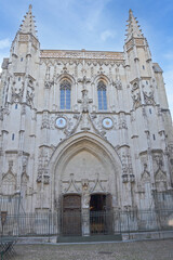 Fototapeta na wymiar façade de la basilique Saint-Pierre d'Avignon