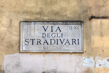 Street name via degli stradivari- engl: street of Stradivari -  painted at the wall in Rome