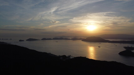 日本の夕日と海！地球のヒカリ
