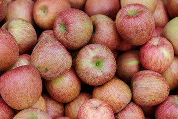 red apples in a market