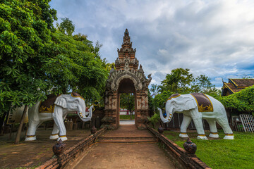 Wat Lok Moli is a Buddhist temple is a major tourist attraction Is an ancient Thai art and is Public places in Chiang Mai,Thailand - obrazy, fototapety, plakaty