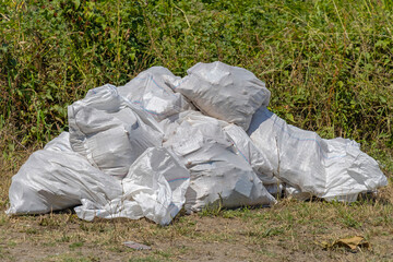 White Sacks Litter