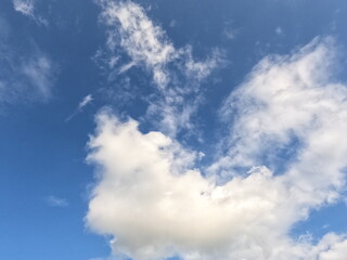 Obraz premium Blue sky background with clouds