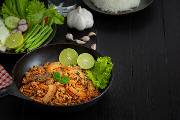 Spicy minced pork salad