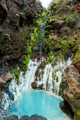 Cascade soufr&eacute; 