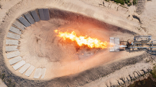 horizontal flare installation from above, annealing of a gas well