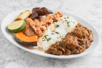 鶏肉の照り焼きとカレーランチ