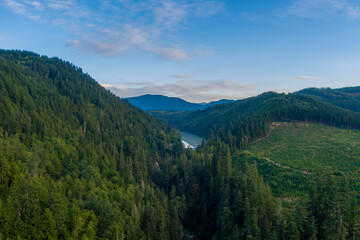 Fototapeta na wymiar Cascade mountain range 