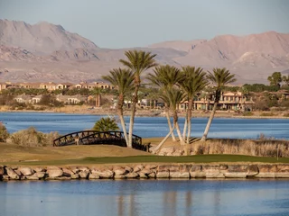 Papier Peint photo Lavable Las Vegas Sunny view of the lake landscape of Lake Las Vegas