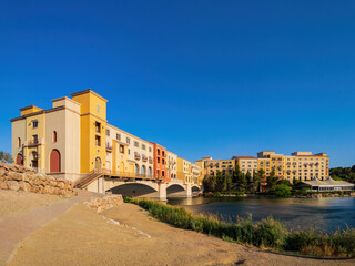 Obraz premium Sunny view of the Lake Las Vegas