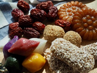 한국 전통음식 송편, 떡, 약과, 강정, 유과, 대추
