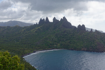 pics et montagnes de Aakapa - nuku hiva - iles marquises - polynesie francaise