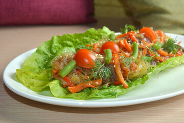 asian salad with beef