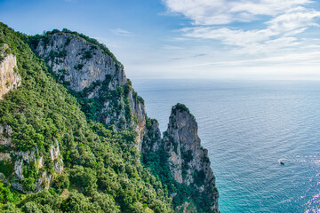 Punta del Fraile en el monte Buceiro costa de Cantabria en la villa de Santoña, España