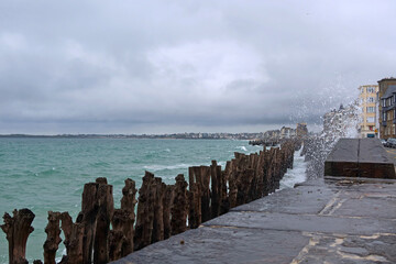 Marée haute à Saint-Malo