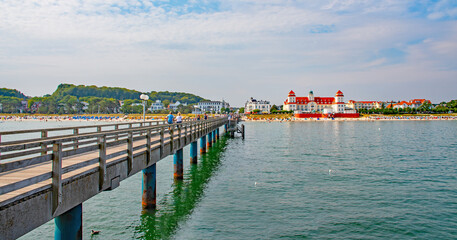 Anlegestelle für Schiffe an der Seebrücke Binz,  Insel Rügen, an der Ostsee, Ostseebad, Postkarten Landschaft      
