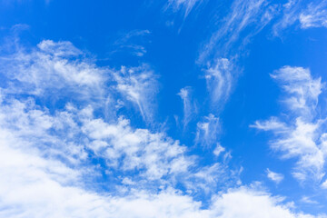 爽やかな青空と雲の背景素材_c_05