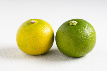 二つ並べられたカボス