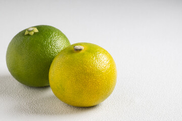 二つ並べられたカボス