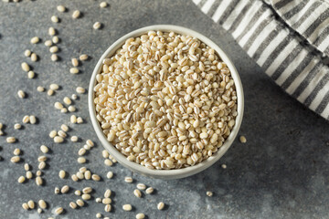 Raw Organic Dry Pearl Barley