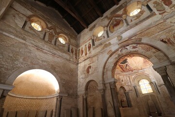 Le baptistere Saint Jean, interieur du baptistere, ville de Poitiers, departement de la Vienne,...