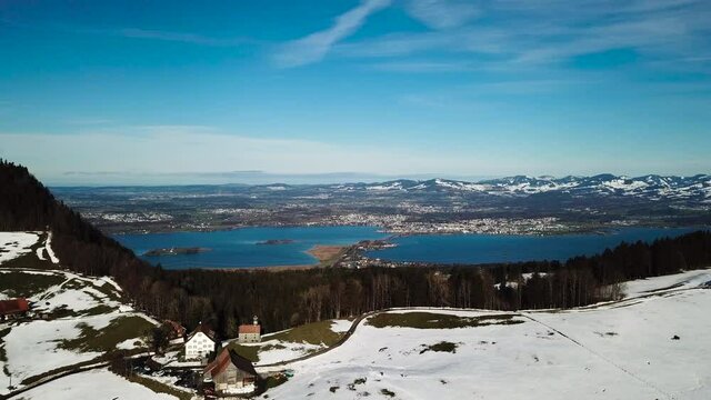 Etzelpass mit St. Meinrad Kapelle und Restaurant Seedamm von Rapperswil, Obersee, Drohne,