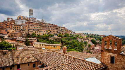 Fototapeta premium Panoramic view of the city of Siena