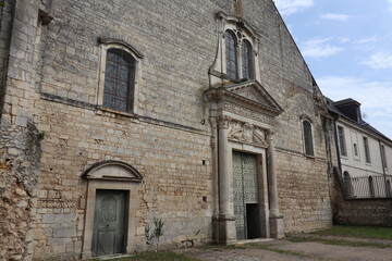 Fototapeta na wymiar L'eglise Saint Jean de Montierneuf, ville de Poitiers, departement de la Vienne, France