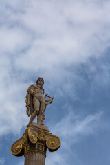 ギリシャ　アテネのアテネ・アカデミーの彫像