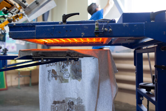 Drying Oven For Serigraphy Silk Screen Print Process At Clothes Factory