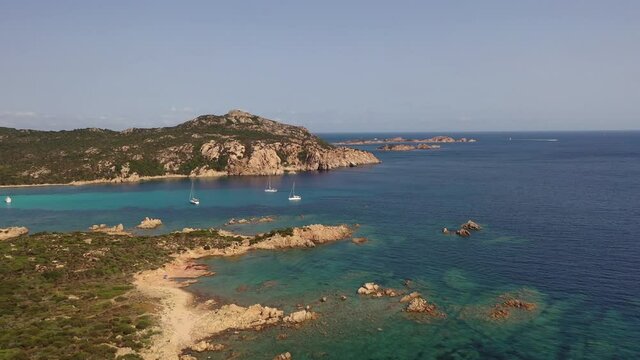 La costa, il mare e le isole della Sardegna, Italia. Romazzino