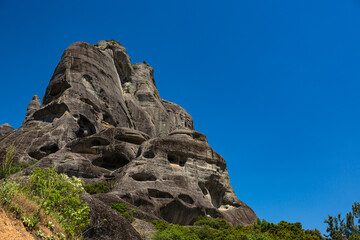 ギリシャ　カストラキのにある穴のあいたメテオラの奇岩群